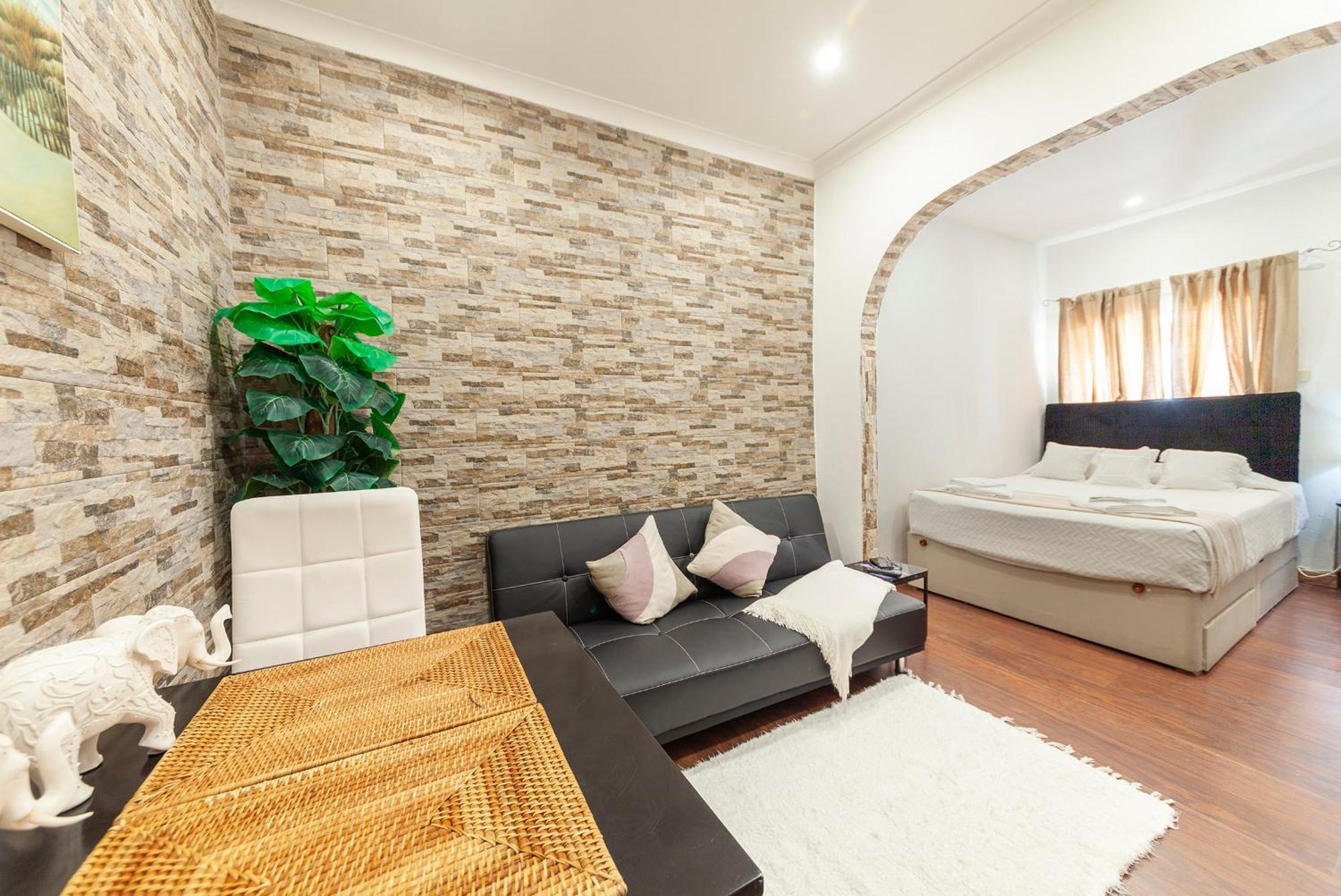 Governors Row Apartment